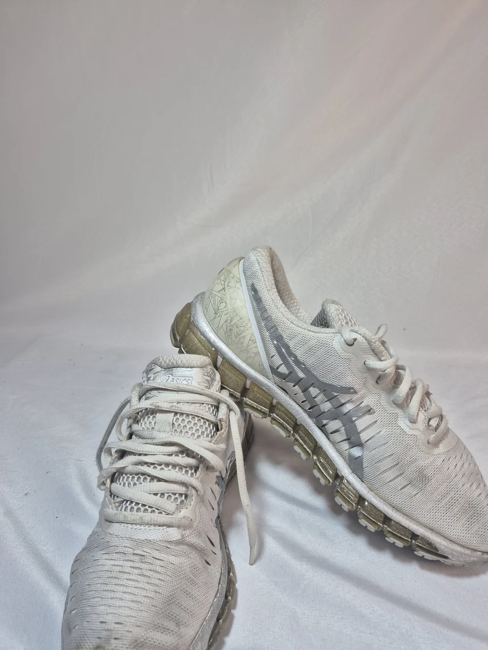 ASICS Gel-Quantum 360 ht gray mesh running sneakers with darker gray logo